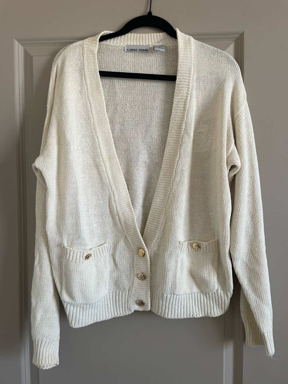 Vintage Cara Soho Off-White Button-Front Knit Cardigan with Embroidered Crest